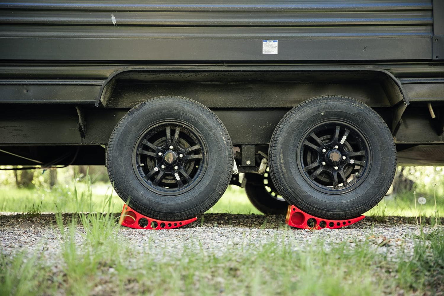 ANDERSEN HITCHES | 3604 RV and Trailer Accessories | Single Camper Leveler Block w/Rubber mat | Camper Leveling System | Outdoor Camping Levels
