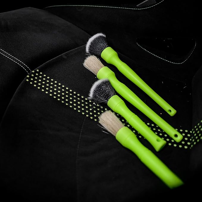 Soft Synthetic Bristle Brushes for Automotive Interior Cleaning (Large)
