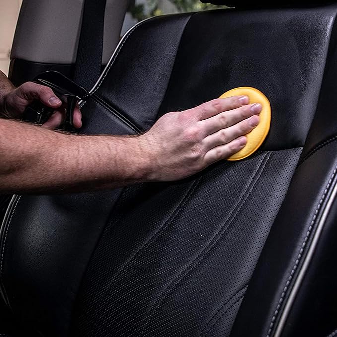 Meguiar's Gold Class Leather Conditioner Spray - Premium Car Leather Conditioner - Protect Your Car's Seats from Cracking, Fading and Drying Out - Keep It Looking and Feeling New, 16 Oz