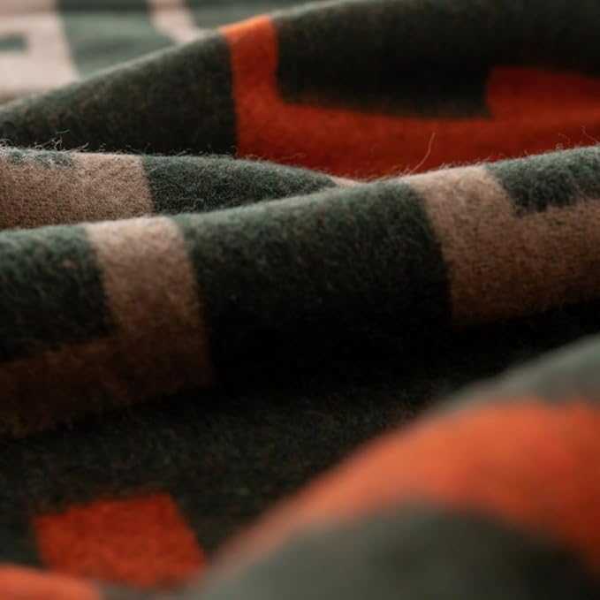 Arcturus Rainier Wool Blanket, Warm, Thick, Washable Wool Blanket for Home, Outdoors, Camping, Tailgates, Picnic, Hunting, Travel & Emergency Kits, Twin Size, 4.5 lb, Lone Pine