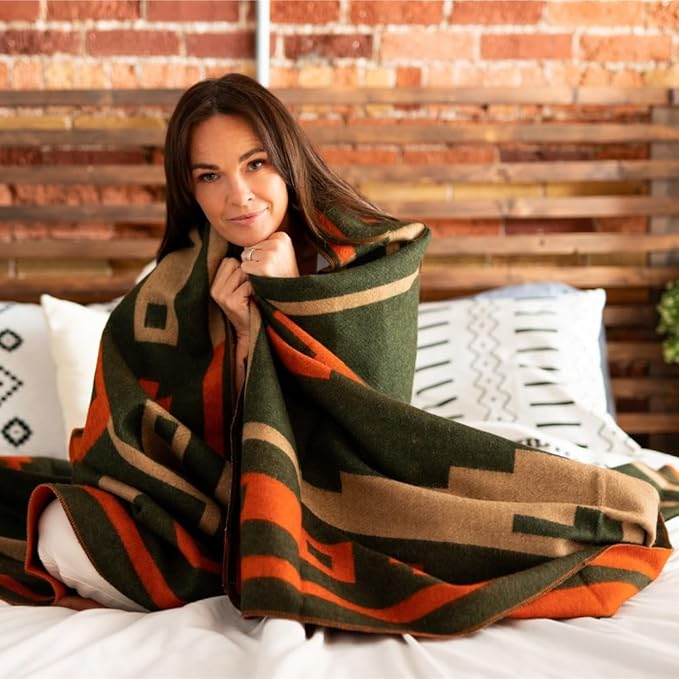 Arcturus Rainier Wool Blanket, Warm, Thick, Washable Wool Blanket for Home, Outdoors, Camping, Tailgates, Picnic, Hunting, Travel & Emergency Kits, Twin Size, 4.5 lb, Lone Pine