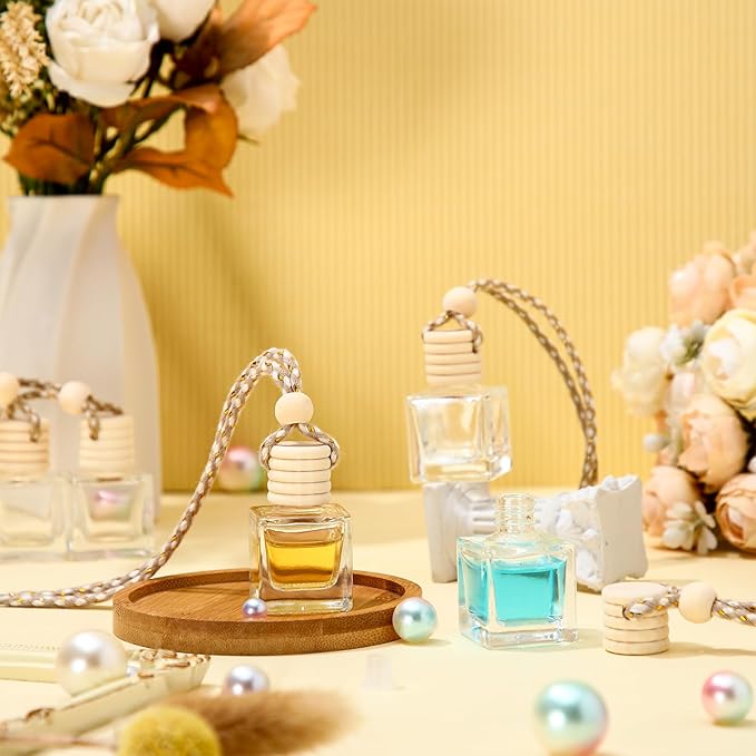 BBTO 200 Pcs Hanging Car Diffuser Bottles Bulk, Empty Clear Glass Air Freshener Bottles with Wooden Cap for Perfume Essential Oils Fragrance Aromatherapy Ornament(Square)