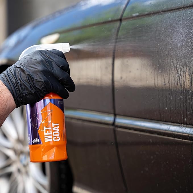 GYEON Wet Coat 1000ml - Hydrophobic Ceramic Spray Coating for Cars - High Gloss Solutions for Your Car Paint Wheels and Glass - Spray On Rinse Off Easy DIY Use Formula
