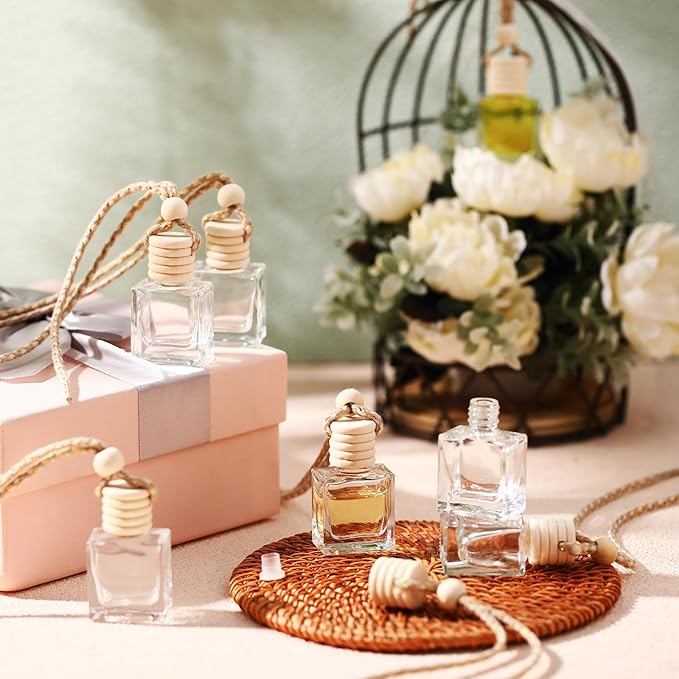 BBTO 200 Pcs Hanging Car Diffuser Bottles Bulk, Empty Clear Glass Air Freshener Bottles with Wooden Cap for Perfume Essential Oils Fragrance Aromatherapy Ornament(Cube)