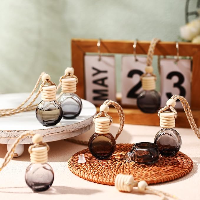 BBTO 100 Pcs Car Air Fresheners Diffuser with Wooden Cap Empty Aromatherapy Diffuser Clear Car Fragrance Holder Pendant Hanging Perfume Fresheners Bottles for Decor (Black,Round)