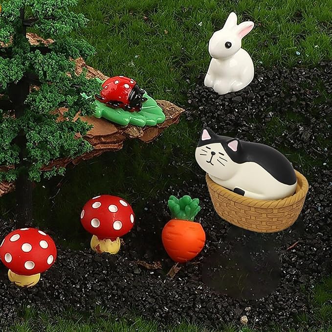 Miniature Cat Figurine kit Mini Resin Statue for Office Desk Black & White Cat Organizer for Nightstand Garden Fairy Accessories Deco Car Dashboard Gift for Cat Lovers