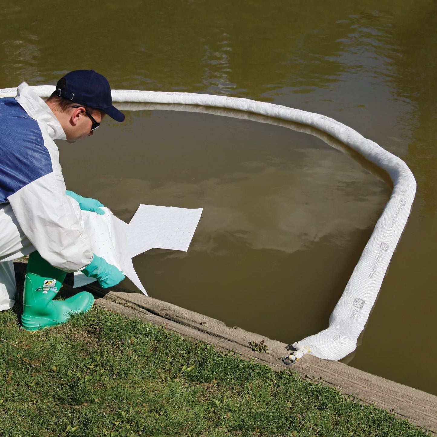 PIG Oil Boom - Oil-Only Absorbent Boom - 4 Pack - 3" x 20' Boom - Absorbs up to 4 gallons per Boom - BOM407