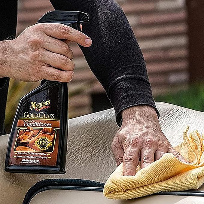 Meguiar's Gold Class Leather Conditioner Spray - Premium Car Leather Conditioner - Protect Your Car's Seats from Cracking, Fading and Drying Out - Keep It Looking and Feeling New, 16 Oz