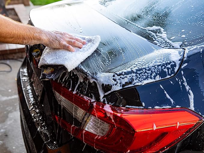 Meguiar's Shampoo Plus, Lubricating Car Wash Soap Lifts Dirt and Grime Off Car Surfaces, Cleans Paint Without Swirling or Scratching, Deepens Gloss and Boosts Shine, 1 Gal