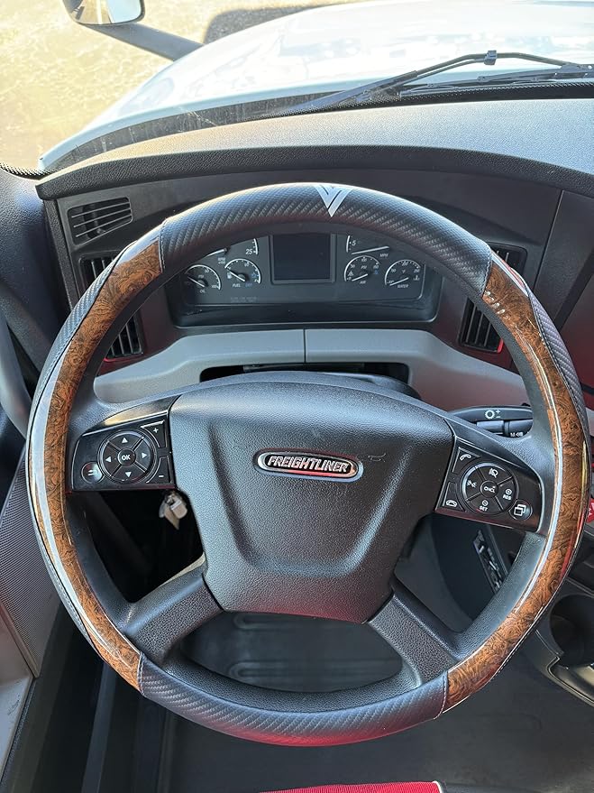18-Inch Genuine Leather Steering Wheel Cover for Semi Trucks – Wood Grain & Carbon Fiber Design, Anti-Slip Grip, Cold-Resistant, Universal Fit for Heavy-Duty 18″ Wheels